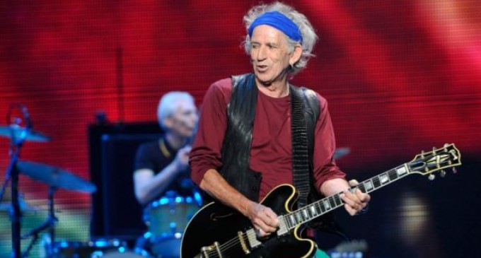 Keith Richards: “Fumo marihuana regularmente por la mañana”