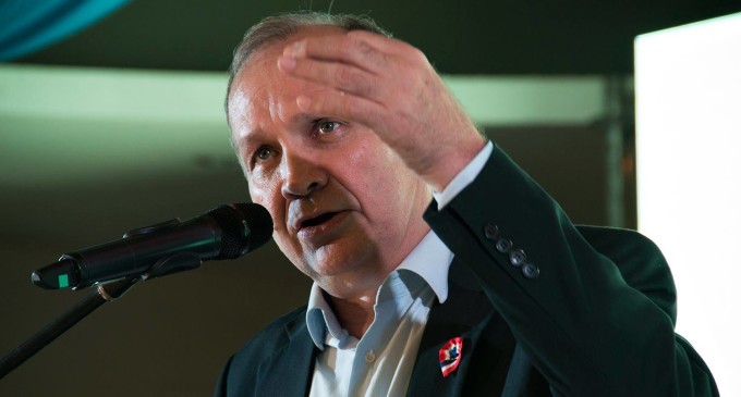 Ferreiro promete entregar lista de funcionarios despedidos el miércoles