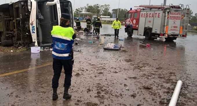 Confirman identidad de paraguayos fallecidos en vuelco de bus en Argentina