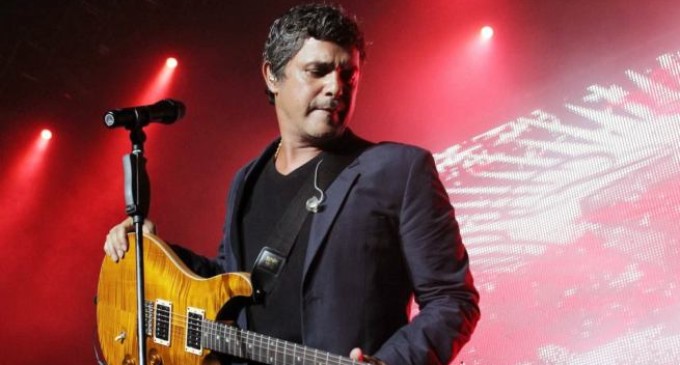 Alejandro Sanz detuvo concierto en México para defender a mujer maltratada