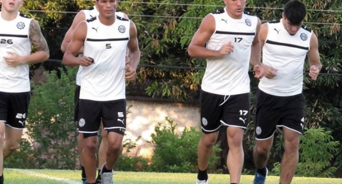 Jubero debuta hoy en Olimpia con difícil visita a Luque