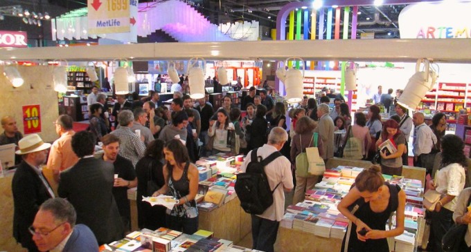 Prosigue Feria Internacional del Libro en Asunción