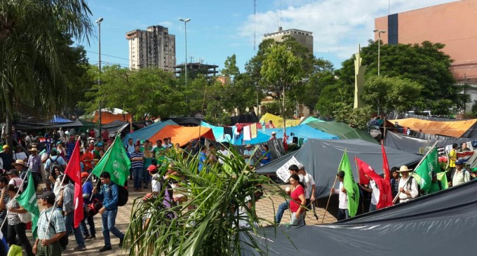Anuncian movilizaciones por una semana más