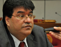 “Horacio Cartes está queriendo debilitar la situación en Senadores” Sen. Julio Velázquez