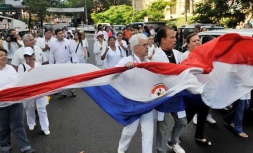 Buscan destrabar huelga de médicos