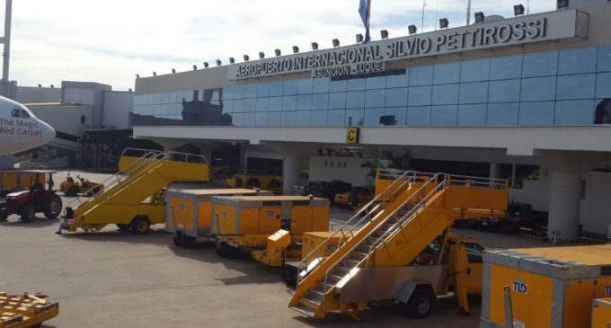 Ciudadano suizo denuncia “pecheo” por parte de funcionarios de Aeropuerto