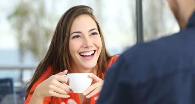 Los 7 secretos del FBI para caerle bien a la gente