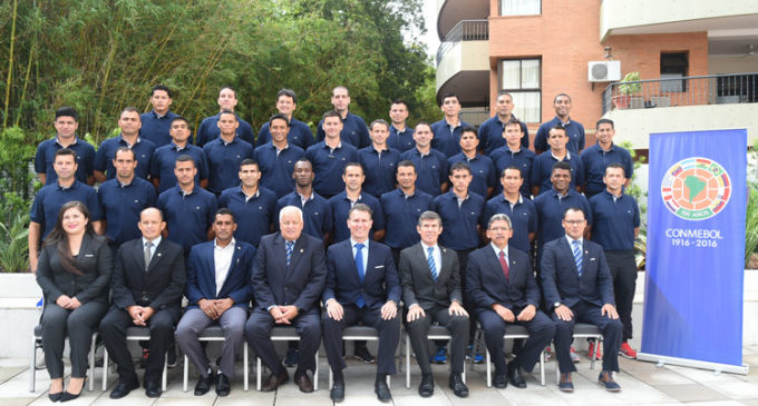 Árbitros de Beach Soccer se capacitan