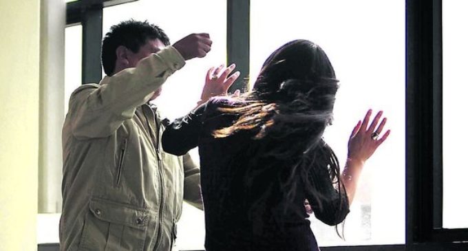 Denunció maltratos pero fue imputada por “robar cubiertos”