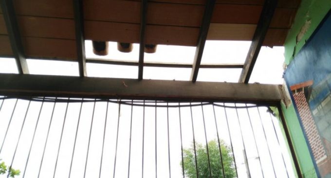Desgracia con suerte: Caída de techo en colegio de Roque Alonso se produjo en día sin clases