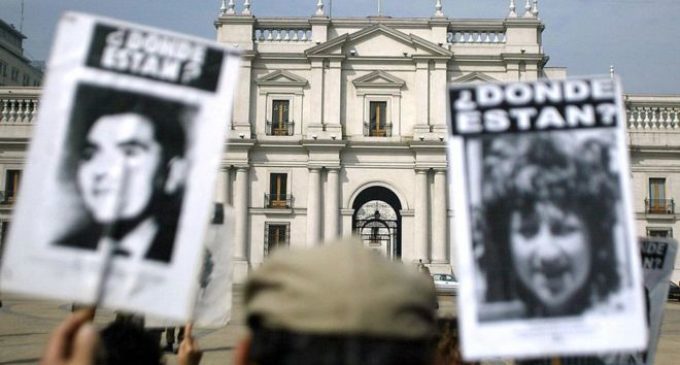 Justicia chilena condena a más de un centenar de exagentes de policía secreta del dictador Pinochet
