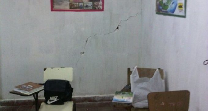 Más de 300 niños se exponen a peligro de derrumbe de escuela en Ñemby