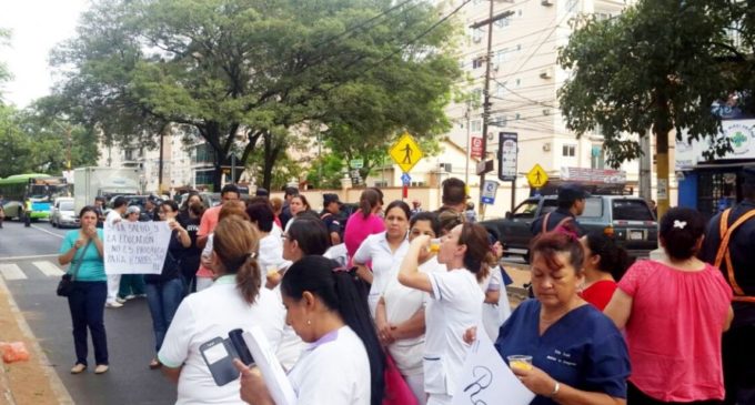 Funcionarios de Hospital de Clínicas se manifiestan contra nuevo recorte presupuestario
