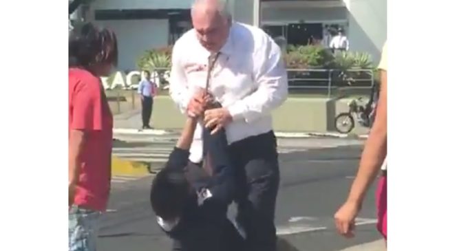 “Cometí la imprudencia de bajarme del vehículo”, dice juez que se enfrentó con ‘limpiavidrios’