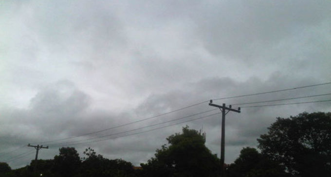 Anuncian viernes fresco a cálido y con lluvias
