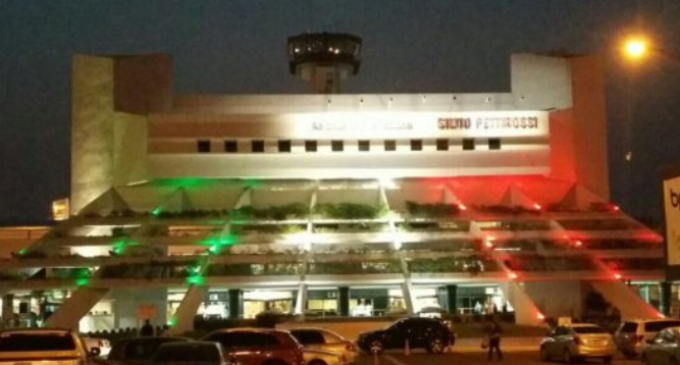 El Silvio Pettirossi se iluminó con los colores de México