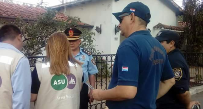 Denuncian acoso y manoseo de limpiavidrios