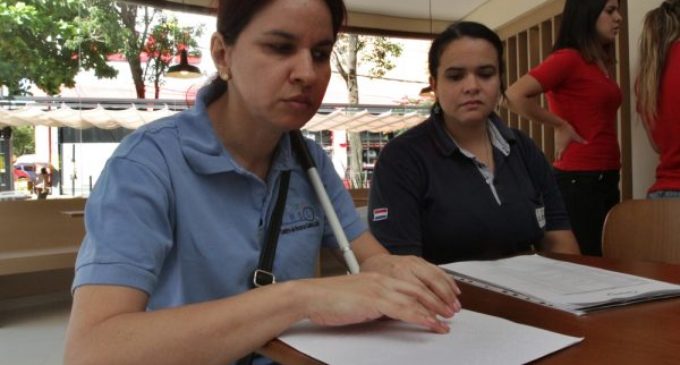 Habilitaron créditos especiales para personas con discapacidad visual