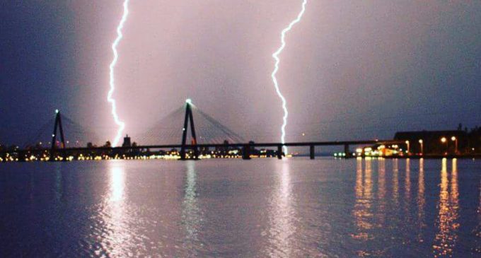 Itapúa: Dos muertos y un herido tras descarga eléctrica