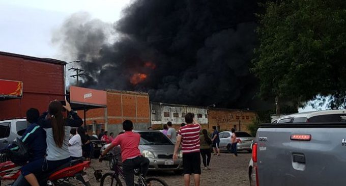 Voraz incendio en el Mercado de Abasto