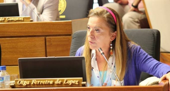 Diputada Olga Ferreira juntará firmas para interpelar a Ministro del Interior