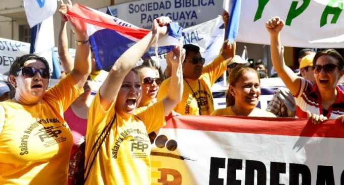 Docentes anuncian paro para mañana