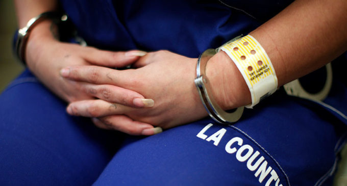 EE:UU: Condenan a 10 años de cárcel a mujer que se casó con su madre