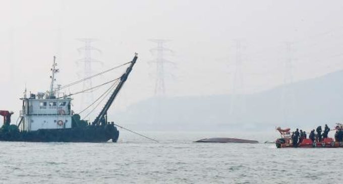 Corea del Sur: Choque y hundimiento de barco deja 13 muertos y 2 desaparecidos