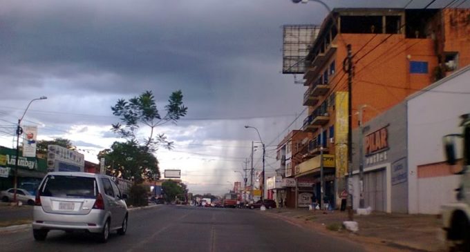 Anuncian chaparrones para gran parte del país