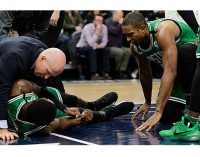 Terrible caída de un jugador en la NBA
