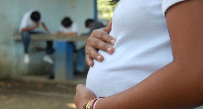 Disminuyen en más del 7% los nacimientos de madres adolescentes