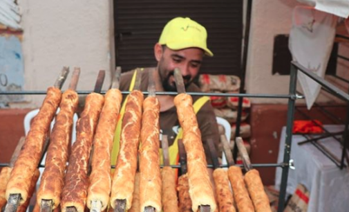 Empezó con menos de G. 50 mil y ahora vende más de 3.000 chipas por día