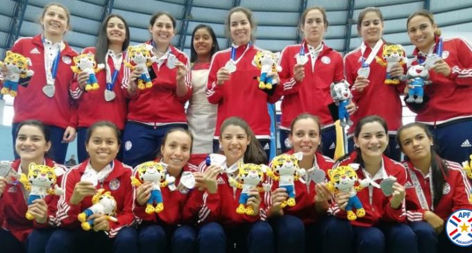 Medalla de Plata para la Albirroja FEM