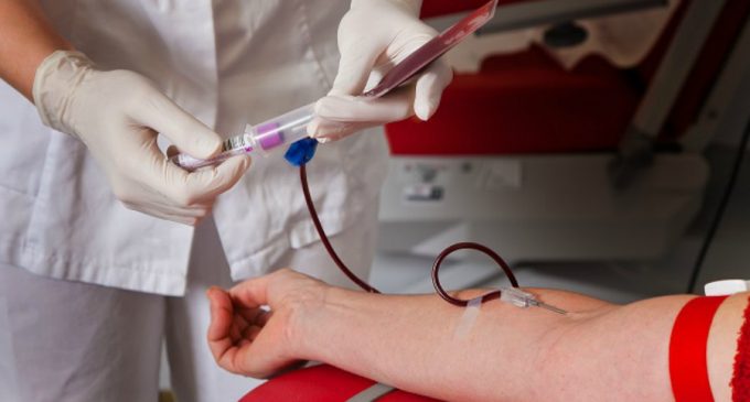Un donante de sangre, como mínimo, permite salvar tres vidas
