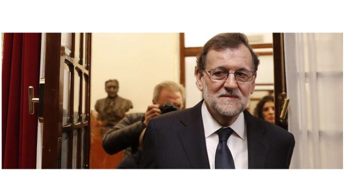 España: Con Rajoy se va un gobierno que parecía indestructible, dice analista