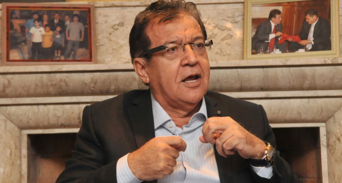 Nicanor se aferra al Senado y cuestiona la senaduría vitalicia