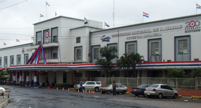 Aduanas está con superávit de recaudación, asegura director