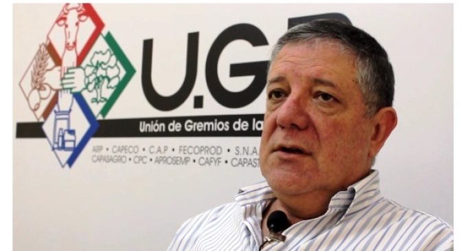“Que el ministerio de Agricultura deje de repartir pollitos y sea una cartera de desarrollo y producción”