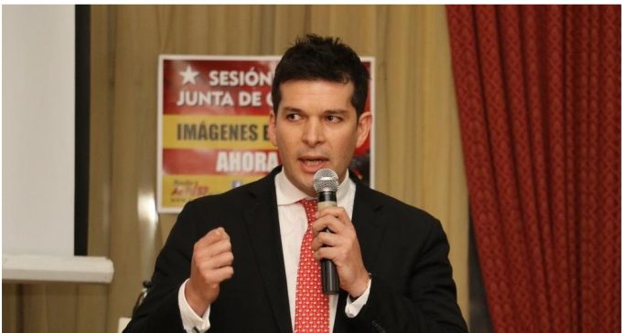 “Es un traidor e hipócrita”: Senador cartista advierte que a Marito “le será difícil” gobernar