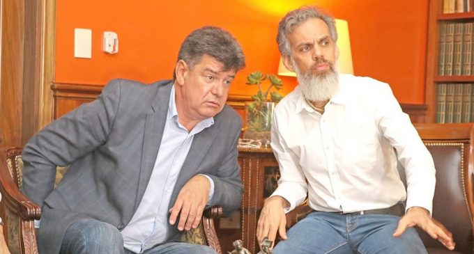 Insiste en que le ‘robaron’ las elecciones