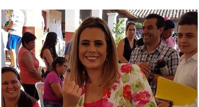 Diputada Kattya González donará su pin de oro valorado en G. 3 millones