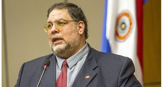 Sindicalista dice que Petta fracasará en MEC si se asesora por Fernández Bogado