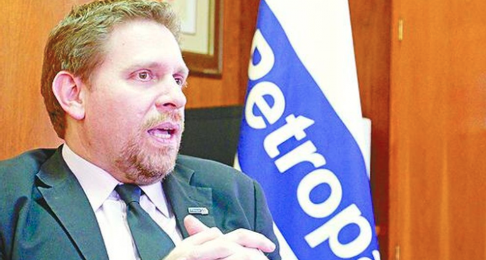 Renuncia presidente de Petropar