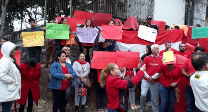 Colorados realizan manifestación de apoyo a Marito