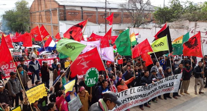 Campesinos marchan por calles de Asunción contra Marito