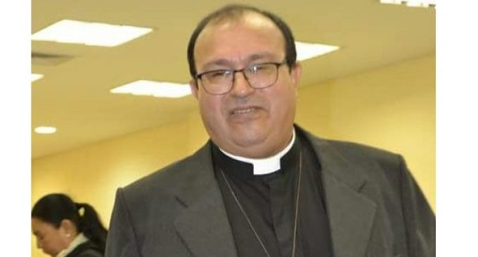 Abogado de exsacerdote acusado de abuso sexual asegura que chico mintió en juicio