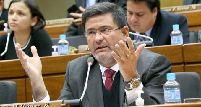 Ibáñez presentó renuncia