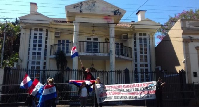 Tras allanamiento en domicilio de González Daher, convocan a nueva manifestación