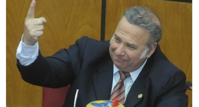 Aceptaron renuncia de de González Daher