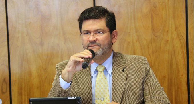 Socios del Club Centenario juntan firmas para expulsar a Ibáñez